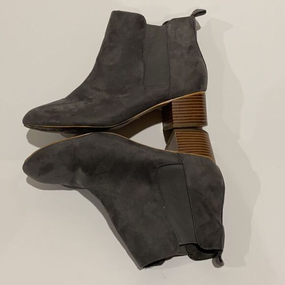 Ann Taylor LOFT Grey Suede Boots Booties - Picture 4 of 9